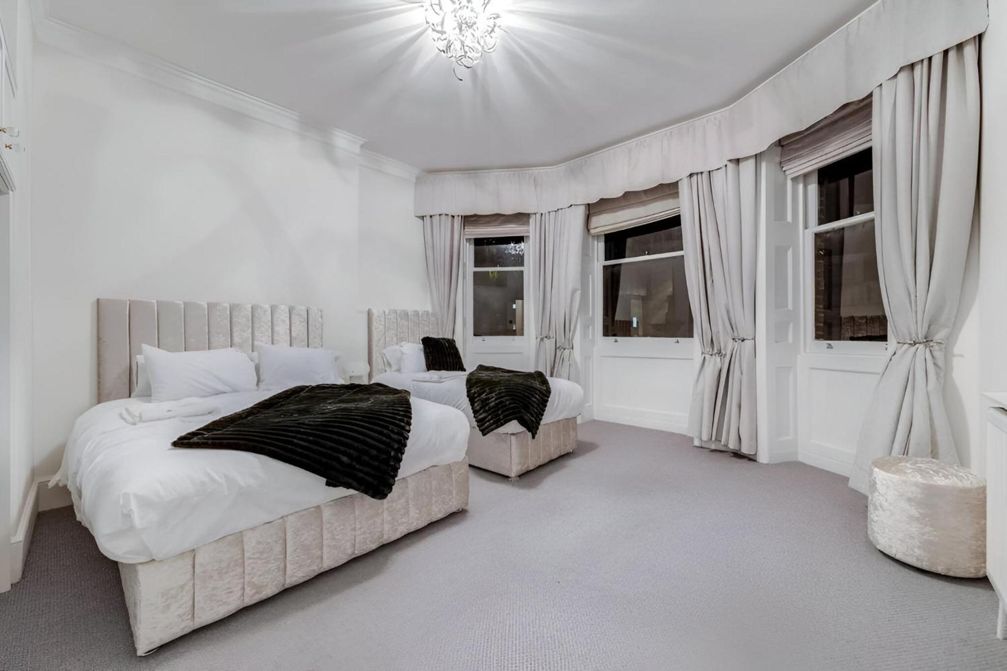 Luxury London 3 Bedroom Duplex With Pool Table - 4Hs ภายนอก รูปภาพ