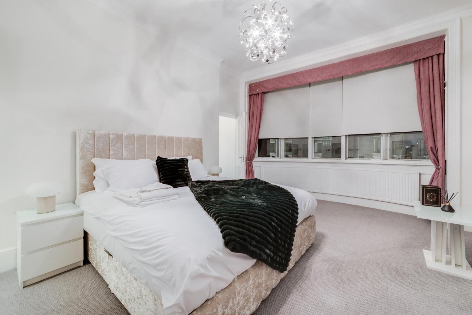 Luxury London 3 Bedroom Duplex With Pool Table - 4Hs ภายนอก รูปภาพ