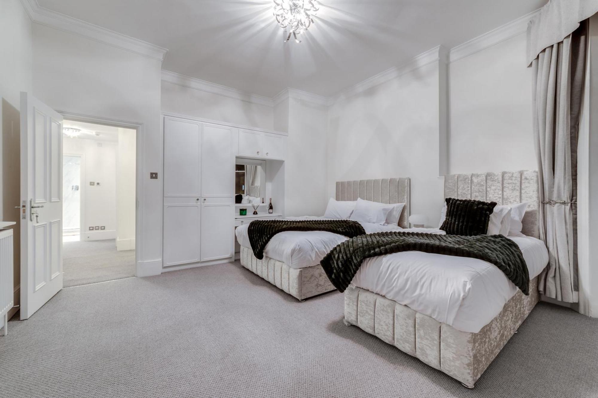 Luxury London 3 Bedroom Duplex With Pool Table - 4Hs ภายนอก รูปภาพ