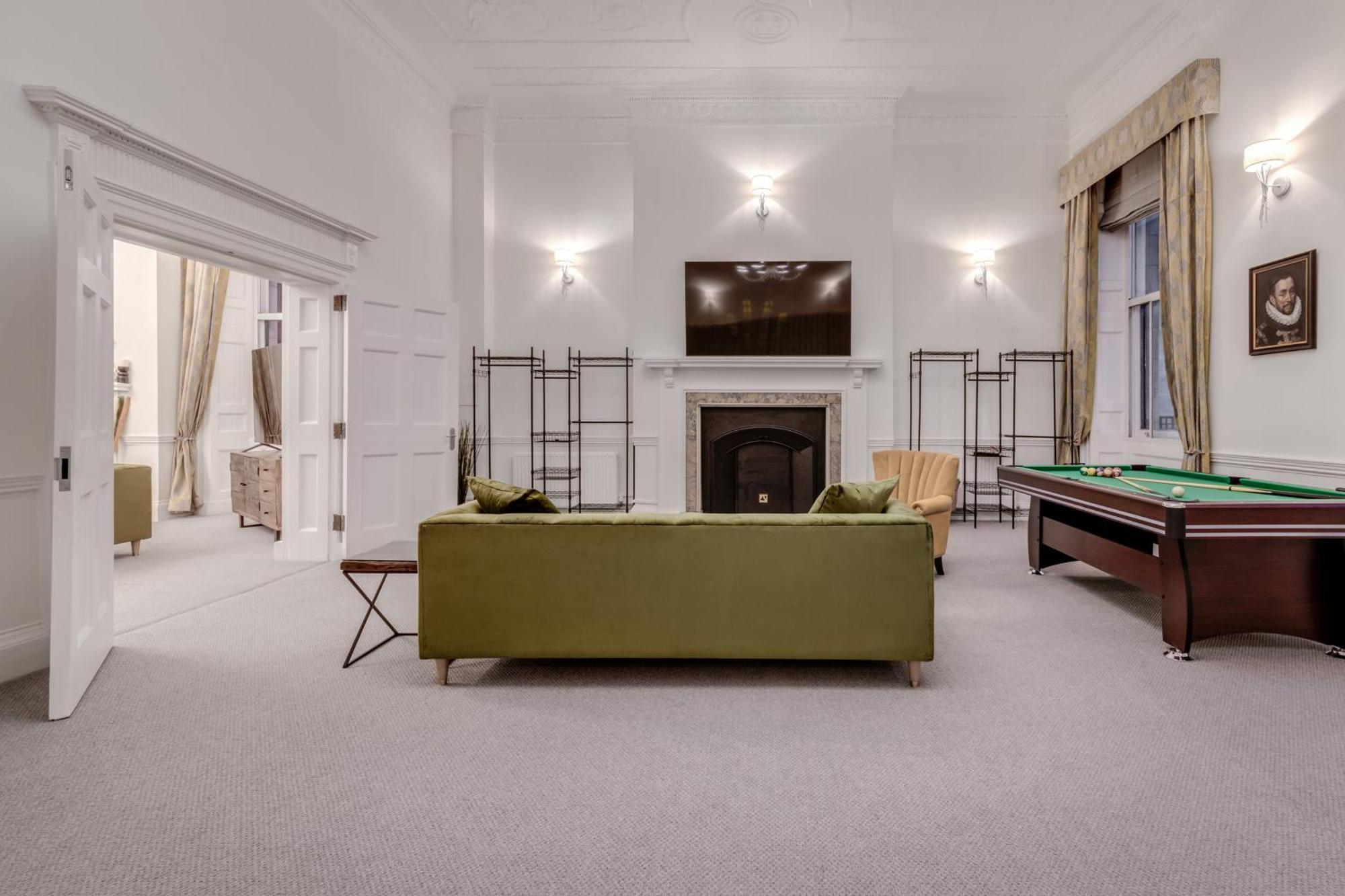 Luxury London 3 Bedroom Duplex With Pool Table - 4Hs ภายนอก รูปภาพ